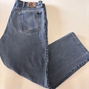 Wrangler Men's Relaxed Fit Straight Leg Medium Wash Jeans 38 x 29